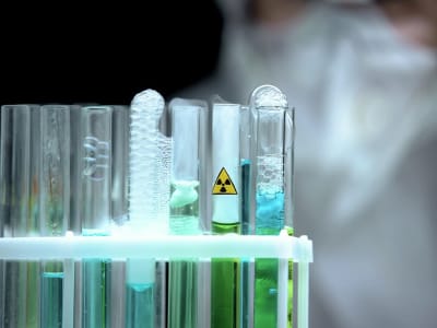 Mengungkap Rahasia Delta-Plutonium yang Menyusut Saat Dipanaskan