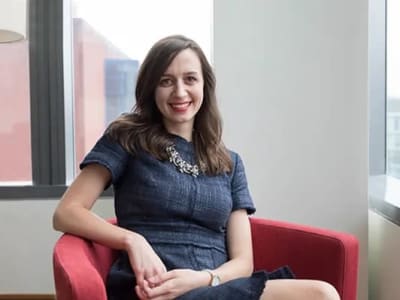 Pengalaman Nyata Mahasiswa LeBow Menyelesaikan Masalah Perusahaan Sebelum Lulus