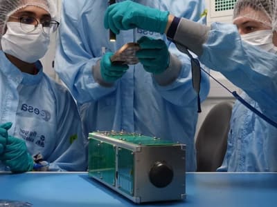 Mahasiswa Universitas Calgary Siapkan Satelit CubeSat Pertama untuk Teliti Fenomena STEVE