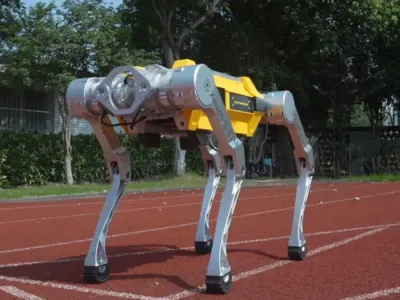 Robot White Rhino Pecahkan Rekor Dunia Lari Cepat 100 Meter di Cina