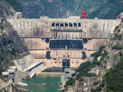 Dam Besar China Beralih ke Chip Lokal untuk Keamanan dan Kemandirian Teknologi