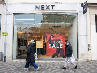 Next Raih Keuntungan Lebih Besar Berkat Cuaca Baik dan Pesaing Terganggu