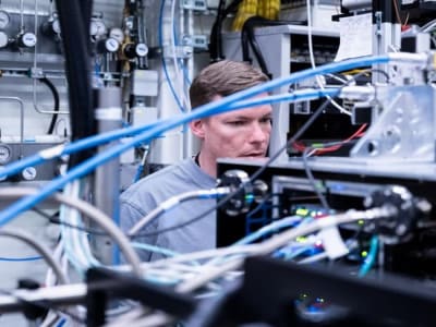 Membuka Rahasia Atom Sel Surya dengan Laser Sinar-X Paling Kuat Dunia