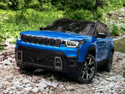 Rencana Besar Stellantis: Mobil Hybrid, Listrik, dan Revitalisasi Merek Hingga 2035