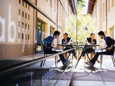 DeepSky: Platform AI Rp 657.80 miliar ($40 Juta)  yang Bantu Mahasiswa MBA Sukses di Dunia Kerja