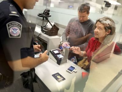 Pencarian Perangkat Elektronik di Perbatasan AS Meningkat, Privasi Terancam