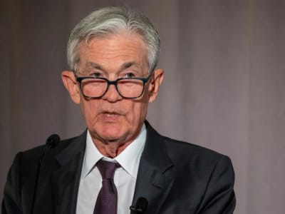 Pasar Bitcoin Bergejolak Tunggu Pidato Powell, Risiko Turun ke 100.000 USD