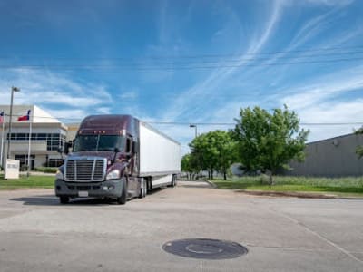 Cara Memperoleh Pengiriman Langsung dengan Profesional dan Sistem Transportasi Terbaik