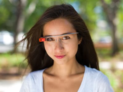 Google Tolak Tren Flip Phone dan Tablet, Fokus di Pixel dan XR