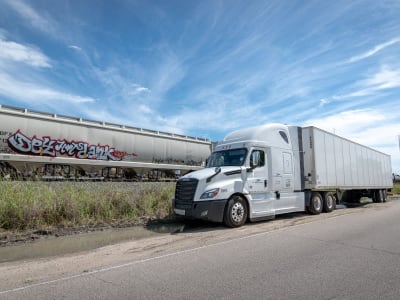 Mengapa Pertumbuhan Bisnis Logistik Bukan Sekadar Menambah Truk