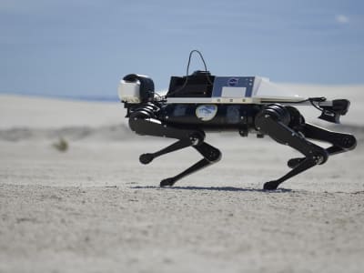 Robot Berkaki Empat Otonom Uji Coba di Gurun Mirip Permukaan Mars