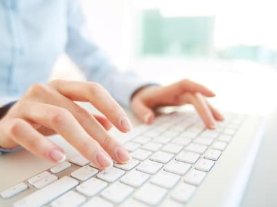 Puluhan Karyawan Wells Fargo Dipecat Setelah Ketahuan Pakai Keyboard Palsu Saat WFH