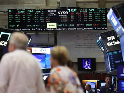 Sinyal Pemotongan Suku Bunga Dorong Saham Perumahan dan Industri Melonjak