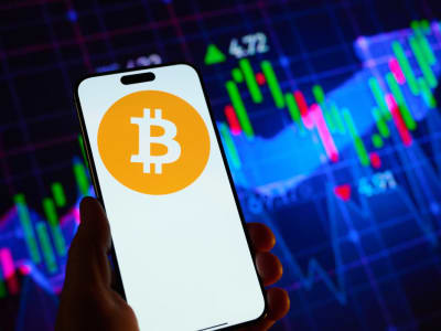Jika Beli Bitcoin Dari Dana iPhone, Bisa Jadi Rp3,8 Triliun Sekarang!