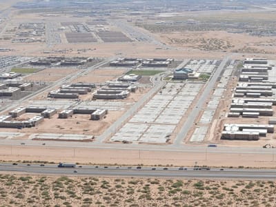 Fort Bliss: Dari Simbol Militer ke Kamp Penahanan Imigran Terbesar AS