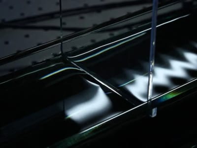 Bagaimana Tegangan Permukaan Mengontrol Gelombang Cairan di Luar Angkasa