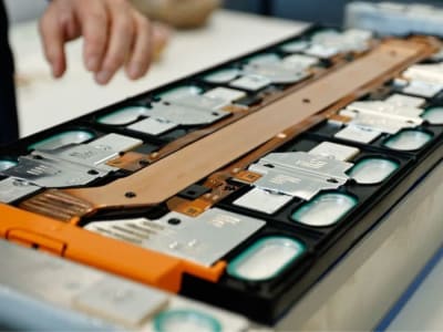 Inovasi 1,3-Dithiane: Solusi Ampuh untuk Baterai Logam Lithium Lebih Aman dan Tahan Lama