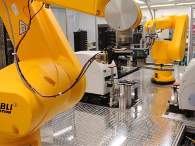 Laboratorium Robotik Pertama yang Mempercepat Penemuan Quantum Dots Dengan AI