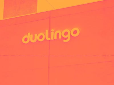Google Tantang Duolingo dengan AI Baru, Waktunya Beli Saham Duolingo?