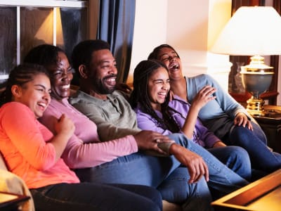 Netflix Bereksperimen Buka Lokasi Hiburan Nyata Lewat Film KPop Demon Hunters