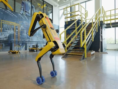 Spot Robot Anjing Boston Dynamics Lakukan Backflip untuk Tingkatkan Kinerja Industri