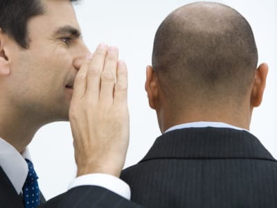 Bisnis Kripto dan Lonjakan Saham: Ada Bocoran Informasi di Baliknya?