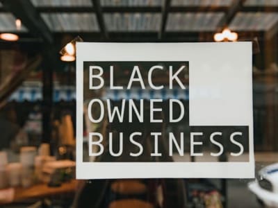 Gilbert Family Foundation Investasi Rp 65.78 miliar ($4 Juta)  untuk Perkuat Bisnis Kulit Hitam di Detroit