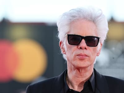 Jim Jarmusch Kritik Pendanaan Mubi yang Kontroversial Saat Venice Film Festival