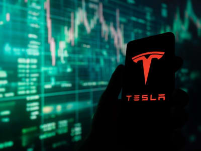 Investor Korea Selatan Jual Saham Tesla Hingga USRp 10.80 triliun ($657 Juta) , Minat Beralih ke Kripto