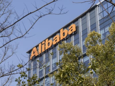 Lonjakan Pendapatan AI Dorong Saham Alibaba Mengalahkan Rival E-Commerce