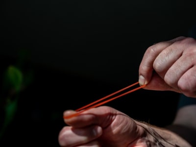 Karet Gelang Pertama di Dunia yang Mengubah Panas Tubuh Jadi Listrik