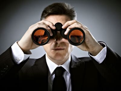 Perbandingan Kuat Emas dan Loyo Bitcoin di Tengah Spekulasi Fed