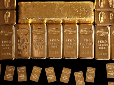 Harga Emas Melonjak Rekor Karena Ketidakpastian Ekonomi Global