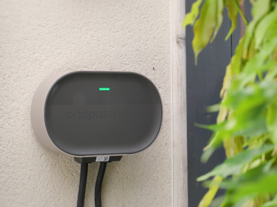 Octopus Energy Luncurkan Charger EV Hemat Biaya Terintegrasi Tarif Murah Malam Hari