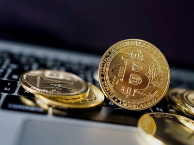 Strategi Bijak Berinvestasi Bitcoin di Tengah Pasar Crypto yang Volatil