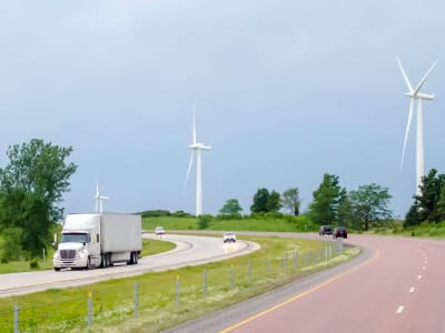 Pemimpin Perbatasan Optimis Energi Bersih untuk Angkutan Barang Lintas Negara