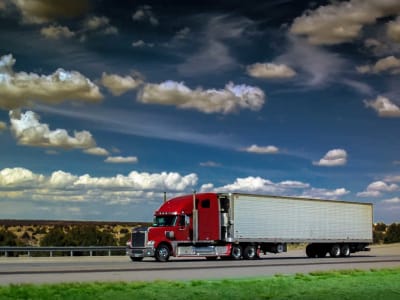 Kemitraan Fleetworthy dan Loadsure Tingkatkan Keselamatan Armada Melalui Peringatan Real-time