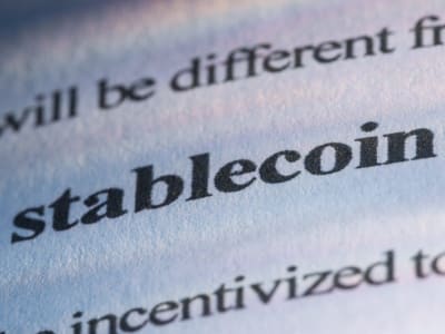 Bagaimana Regulasi Stablecoin di AS dan Eropa Mempengaruhi Strategi Kripto Anda