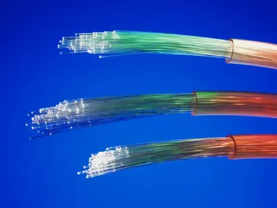 Revolusi Internet: Serat Optik Berinti Udara Bawa Kecepatan Lebih Tinggi