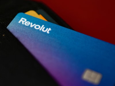 Revolut Gunakan Strategi Saham untuk Pertahankan Kontrol di Pasar Lesu
