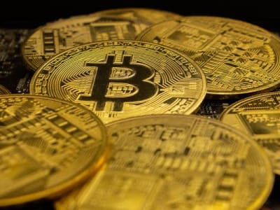 Waktu Tepat Buy-the-Dip: 4 Saham Crypto Siap Tumbuh di 2025