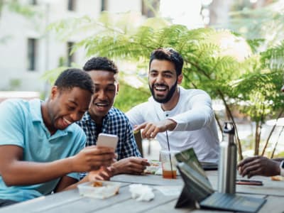 Boom Grow a Garden Dorong Roblox Raih Rekor Pemain dan Saham Melonjak