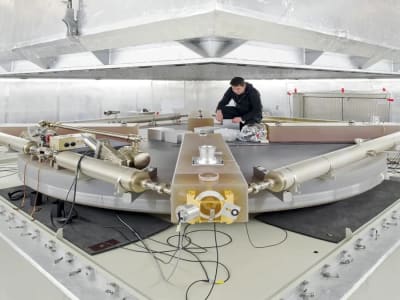 Laser Cincin Bawah Tanah Ukur Getaran Poros Bumi dengan Akurasi Tinggi