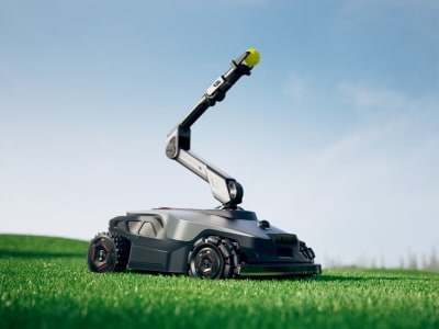 NexLawn Master X: Robot Pemotong Rumput dengan Lengan Mekanik Inovatif