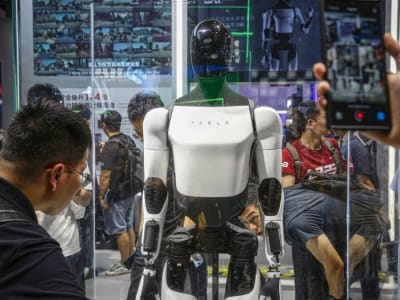 Tesla Garap Pasar Robot Humanoid China Lewat Akun Weibo Baru