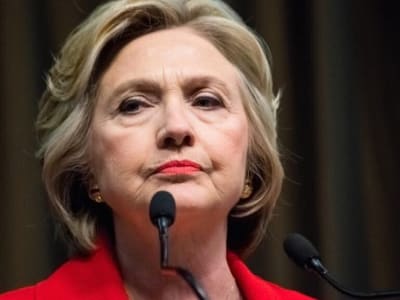 Hillary Clinton Sebut Trump dan Keluarga Kaya Mendadak Karena Dugaan Korupsi Crypto