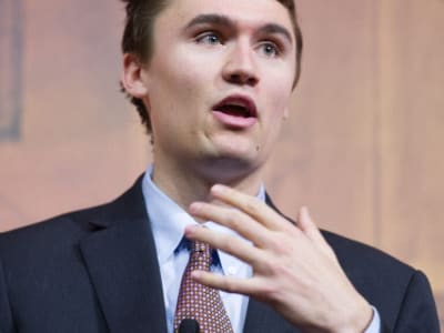 Pembunuhan Charlie Kirk, Pendukung Cryptocurrency dan Sekutu Trump, Menggemparkan Amerika