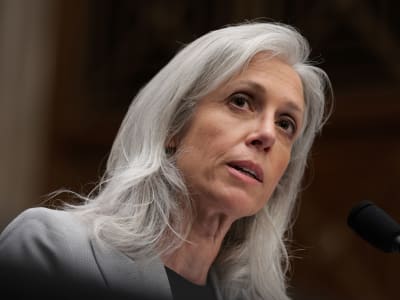 Krisis Kepemimpinan CDC: Dampak Tekanan Politik pada Kebijakan Vaksin dan Kepercayaan Publik