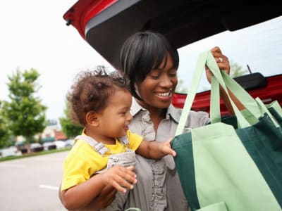 Costco vs Amazon: Mana Saham Ritel Paling Menguntungkan Saat Ini?