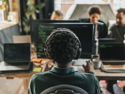 Mengapa Konsultan AI Kini Dibayar Rp 14.80 juta ($900) Per Jam untuk Integrasi dan Eksekusi